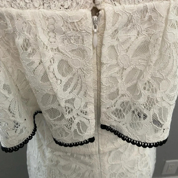 Adelyn Rae Hilda Off-The-Shoulder Lace‎ Dress Size Small NWT - Picture 6 of 7